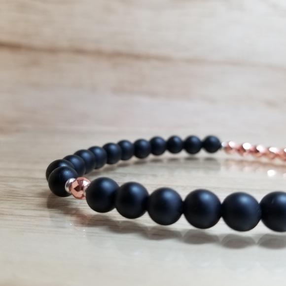 Rose Gold & Black Onyx Gemstone Stretch Bracelet - Picture 5 of 7